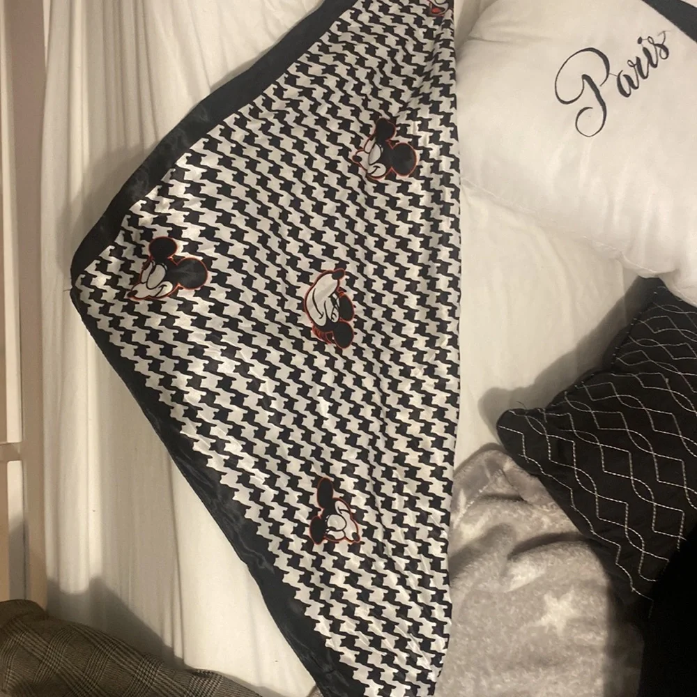 Scarf 🧣 - Picture 2 of 3